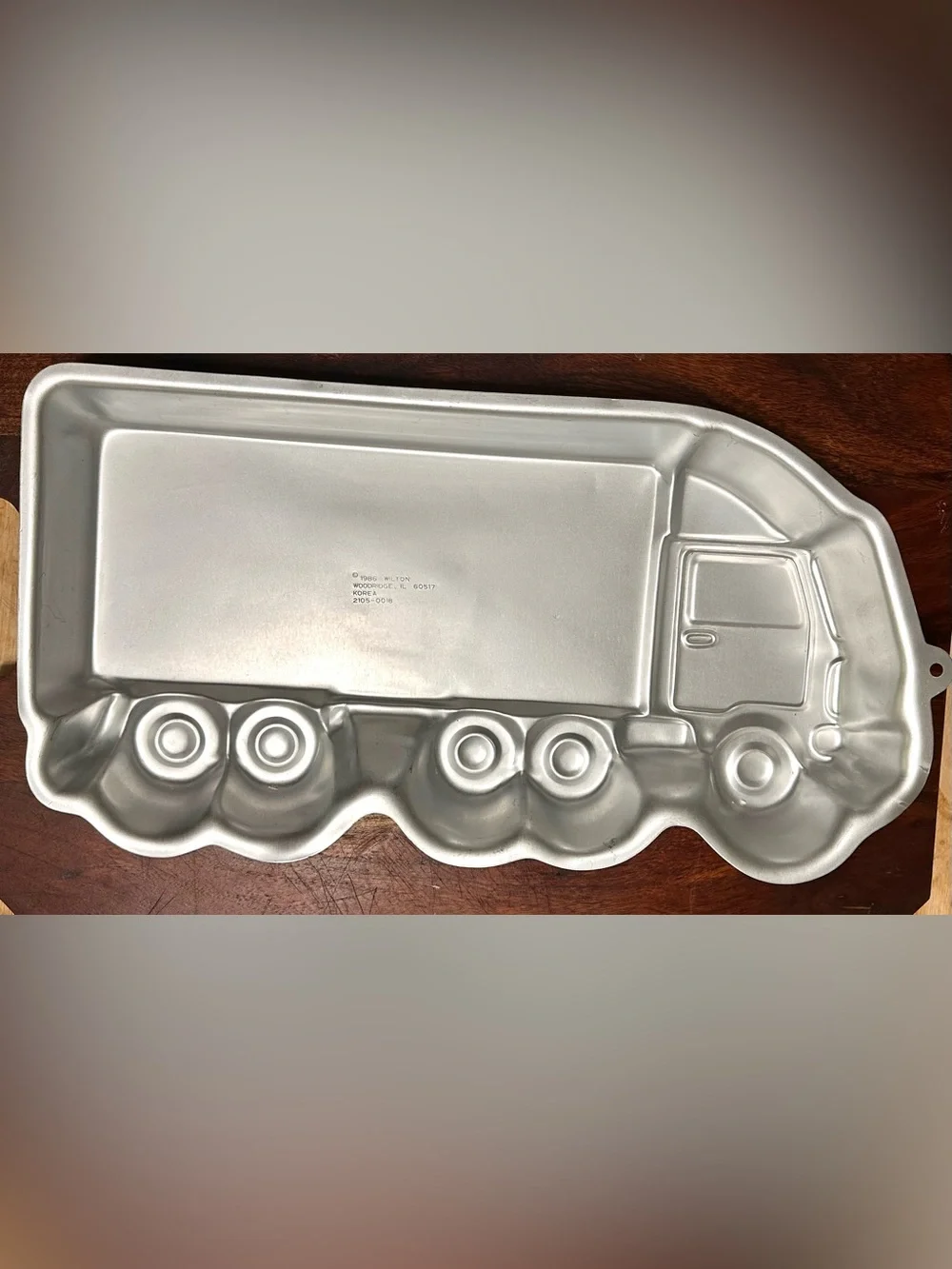Vintage 1986 Wilton Aluminum Semi Truck Cake Pan Mold
